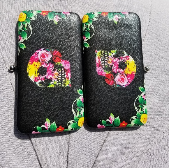 💀Tickle My Funny Bone - Picture 3 of 3